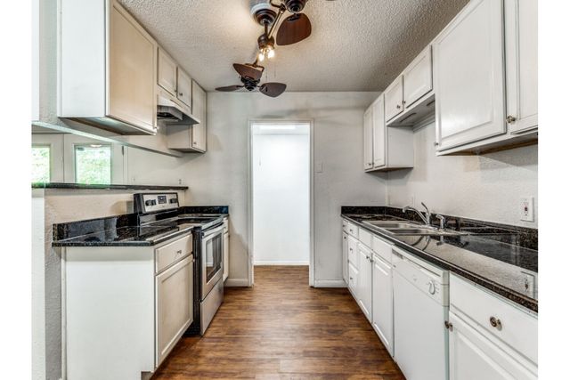 600 Ann Lois Lane, Burleson, TX 76028