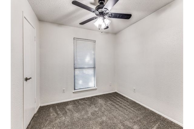 600 Ann Lois Lane, Burleson, TX 76028