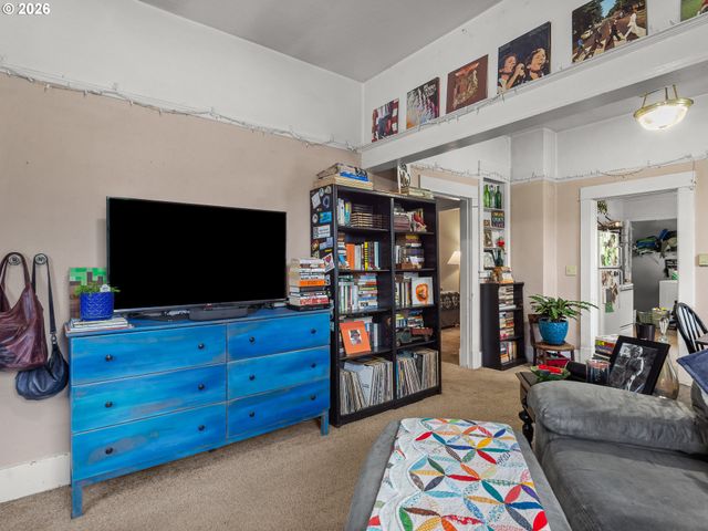 32510 E BELL Rd, Corbett, OR 97019