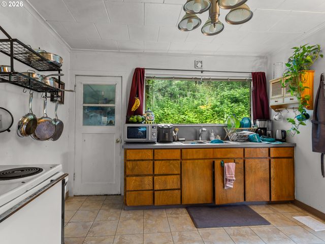 32510 E BELL Rd, Corbett, OR 97019
