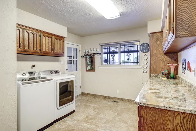 1541 Catron Avenue SE, Albuquerque, NM 87123