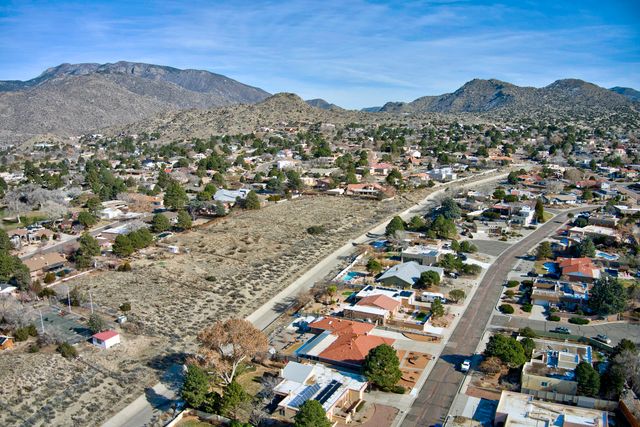 1541 Catron Avenue SE, Albuquerque, NM 87123