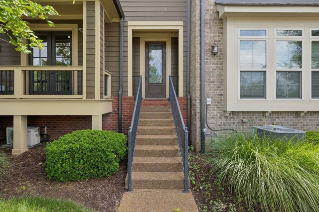 1102 Smokewood Way, Nashville, TN 37221