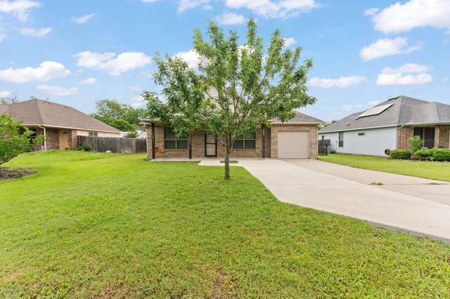 305 S 1st Street, Grandview, TX 76050