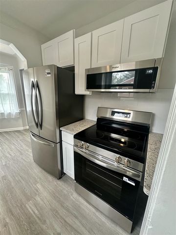2360 Harvard Road, Berkley, MI 48072
