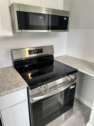 2360 Harvard Road, Berkley, MI 48072