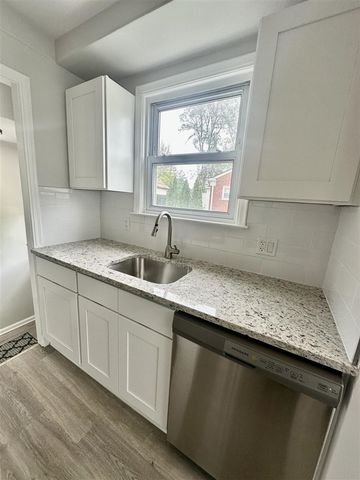 2360 Harvard Road, Berkley, MI 48072