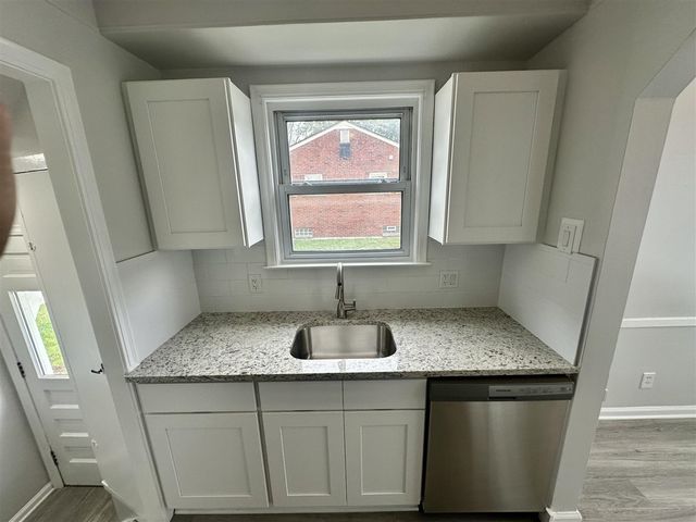 2360 Harvard Road, Berkley, MI 48072