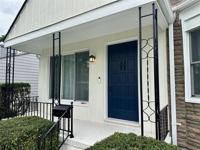 2360 Harvard Road, Berkley, MI 48072