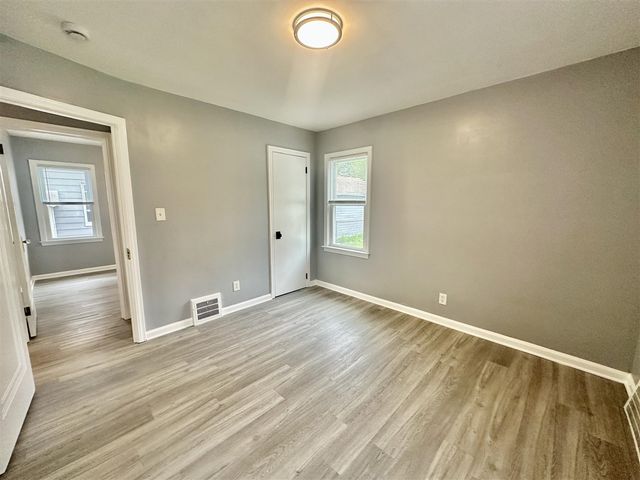2360 Harvard Road, Berkley, MI 48072