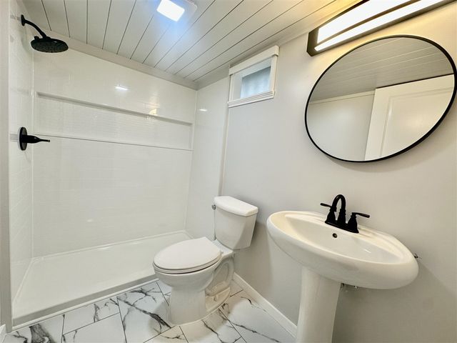 2360 Harvard Road, Berkley, MI 48072