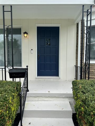 2360 Harvard Road, Berkley, MI 48072