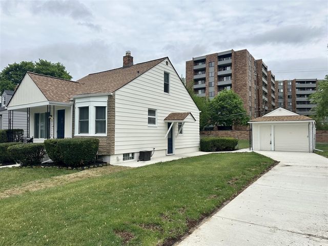 2360 Harvard Road, Berkley, MI 48072