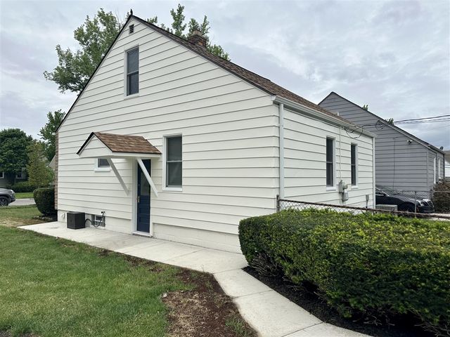 2360 Harvard Road, Berkley, MI 48072