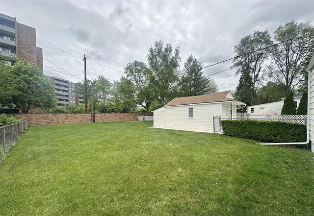 2360 Harvard Road, Berkley, MI 48072