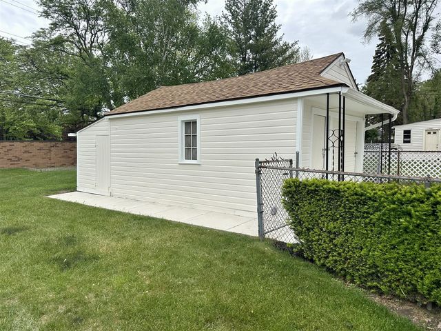 2360 Harvard Road, Berkley, MI 48072