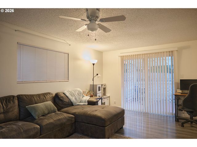 1202 LEO St, Keizer, OR 97303