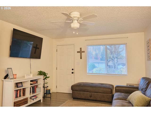 1202 LEO St, Keizer, OR 97303