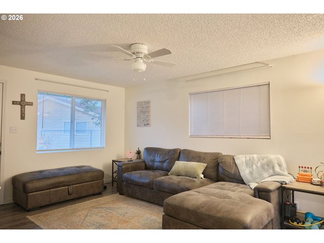 1202 LEO St, Keizer, OR 97303