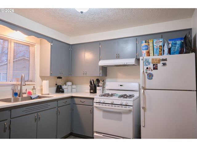1202 LEO St, Keizer, OR 97303