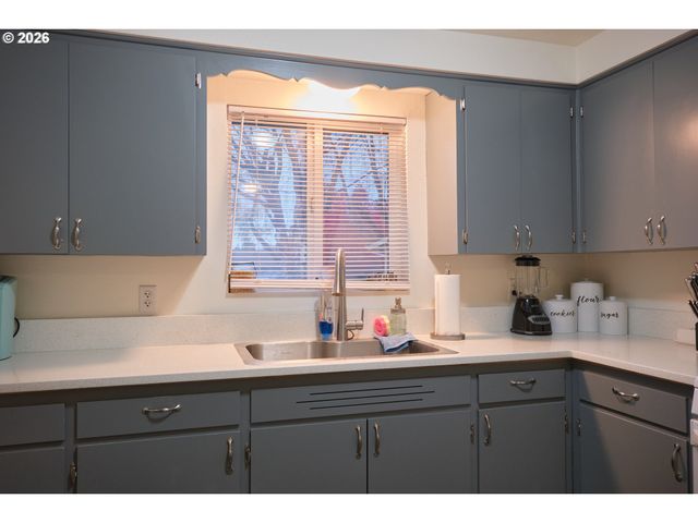 1202 LEO St, Keizer, OR 97303