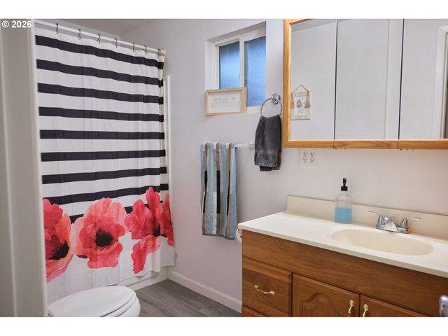 1202 LEO St, Keizer, OR 97303