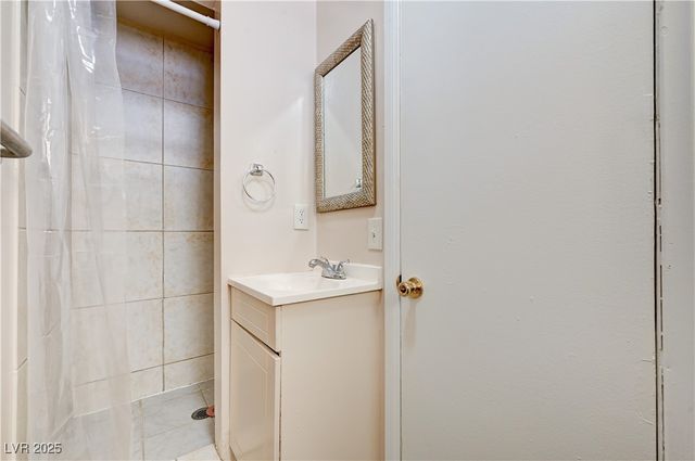 2421 Howard Drive, Las Vegas, NV 89104