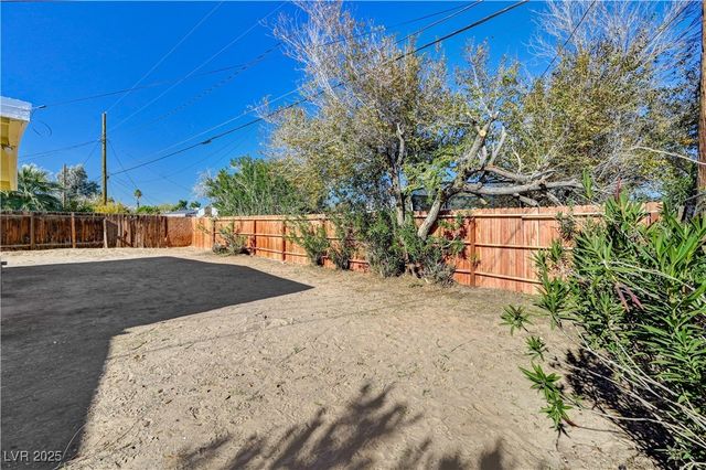 2421 Howard Drive, Las Vegas, NV 89104