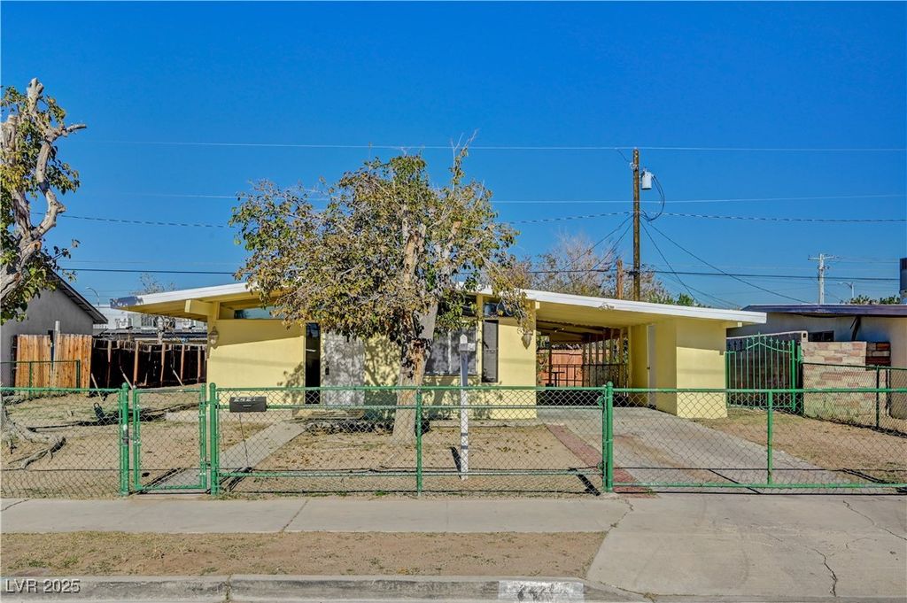 2421 Howard Drive, Las Vegas, NV 89104