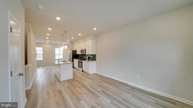 298 WATERCOURSE DR, Ranson, WV 25438