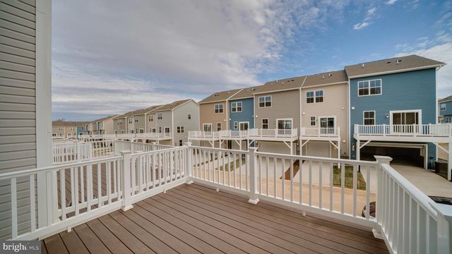 298 WATERCOURSE DR, Ranson, WV 25438