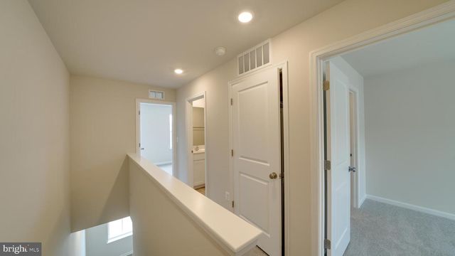 298 WATERCOURSE DR, Ranson, WV 25438