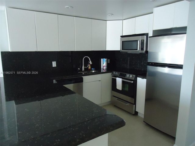 7928 West Dr PH9, North Bay Village, FL 33141