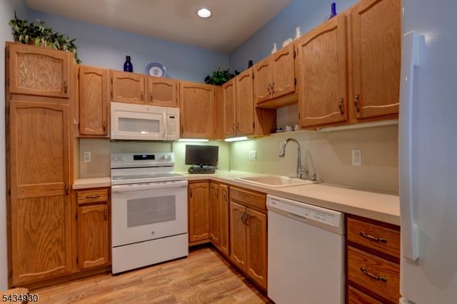 2312 Richmond Rd 312, West Milford Twp., NJ 07480