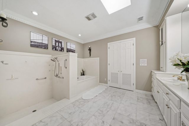 11754 Riverview Drive, Houston, TX 77077