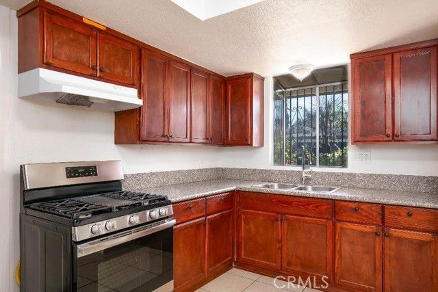 13100 Foothill, Sylmar (los Angeles), CA 91342