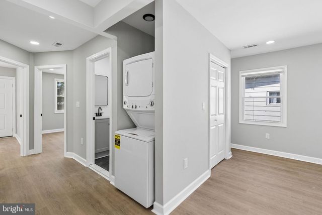 111 OAK ST, Dundalk, MD 21222