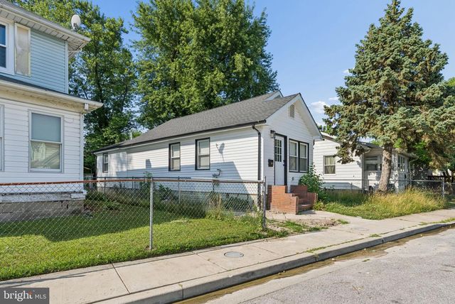 111 OAK ST, Dundalk, MD 21222