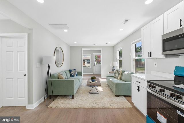 111 OAK ST, Dundalk, MD 21222