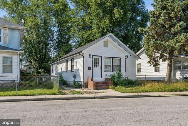 111 OAK ST, Dundalk, MD 21222
