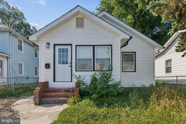 111 OAK ST, Dundalk, MD 21222