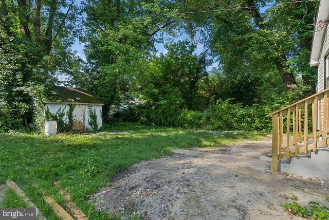 111 OAK ST, Dundalk, MD 21222