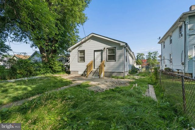111 OAK ST, Dundalk, MD 21222