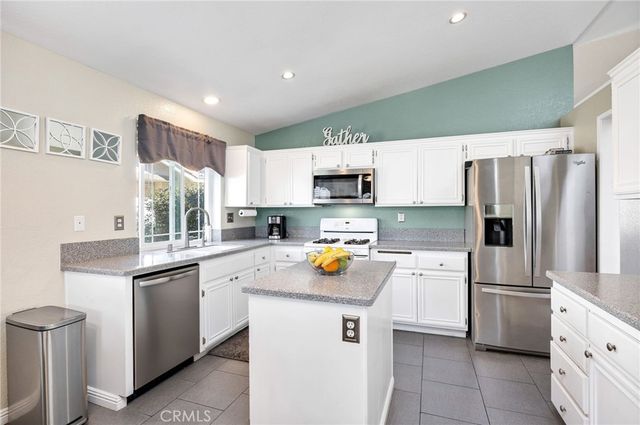 3147 Wimbledon, Hemet, CA 92545