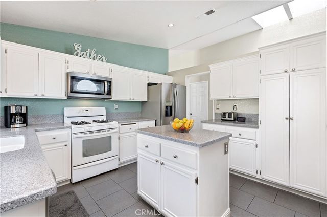 3147 Wimbledon, Hemet, CA 92545