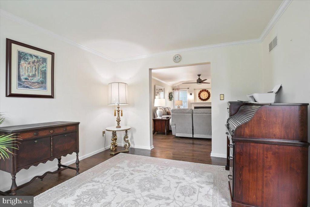 1 INDIAN SPRINGS CT, Morgantown, PA 19543
