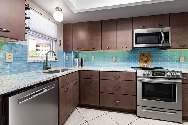 601 N MCDONALD STREET 310, Mount Dora, FL 32757