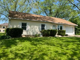 600 Lacy Avenue, Streamwood, IL 60107