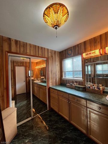 83 Drake Rd, Franklin Twp., NJ 08873