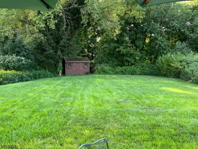 83 Drake Rd, Franklin Twp., NJ 08873